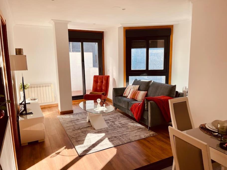 Apartamento Centrico Y De Diseno Con Parking Vigo Luaran gambar