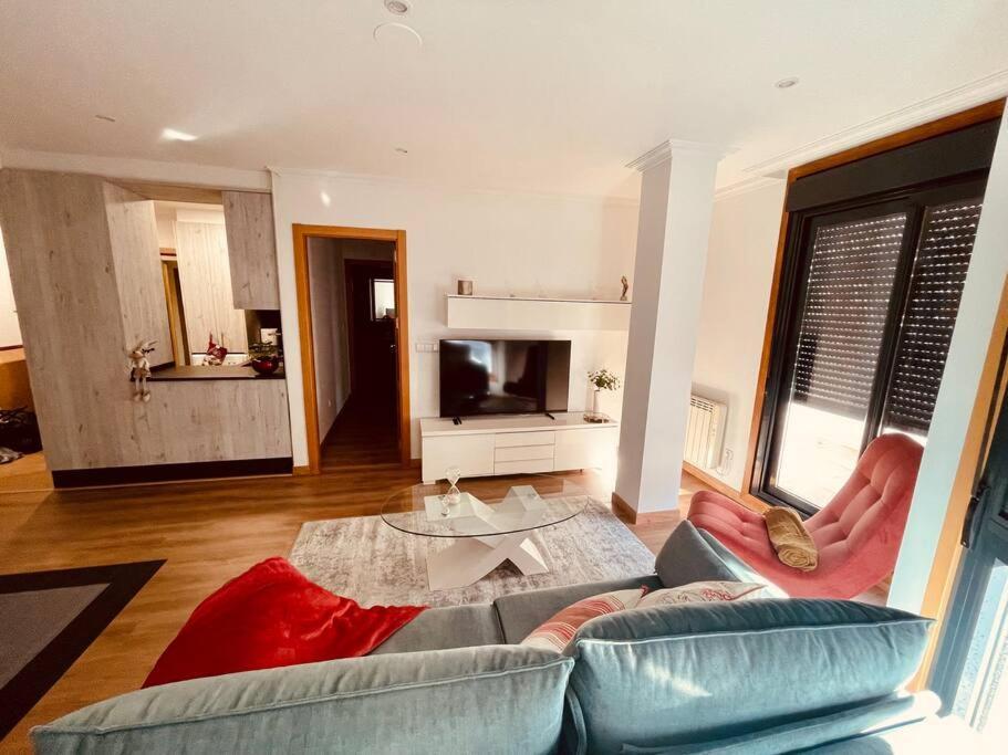 Apartamento Centrico Y De Diseno Con Parking Vigo Luaran gambar