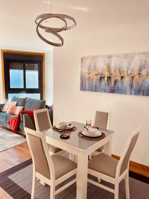 Apartamento Centrico Y De Diseno Con Parking Vigo Luaran gambar