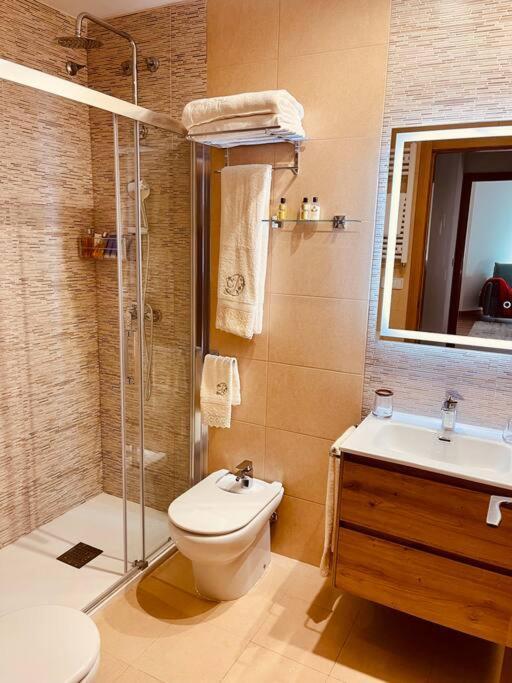 Apartamento Centrico Y De Diseno Con Parking Vigo Luaran gambar
