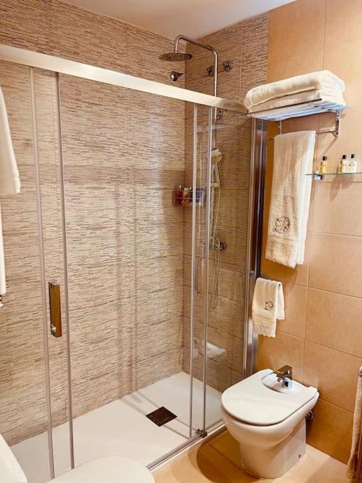 Apartamento Centrico Y De Diseno Con Parking Vigo Luaran gambar